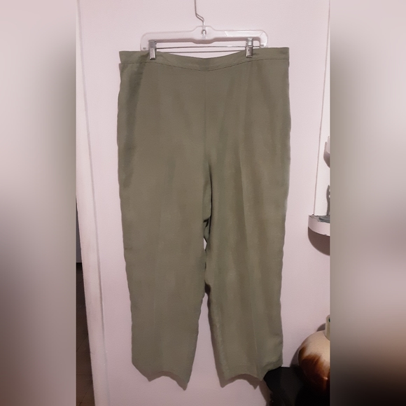 Relativity Green Jacket Blouse Shacket Embroidered w/free slacks - Picture 8 of 10